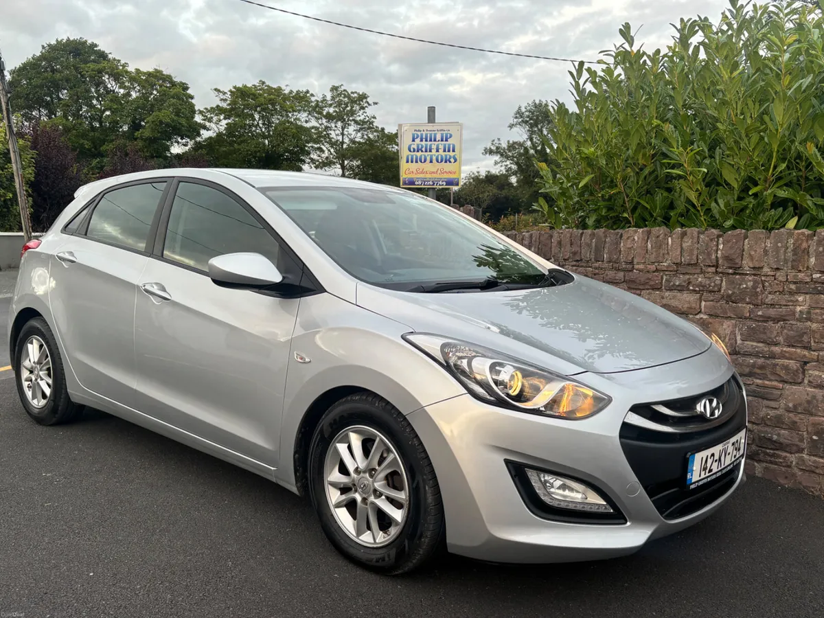 Hyundai i30 Deluxe Diesel only  52000 miles - Image 3