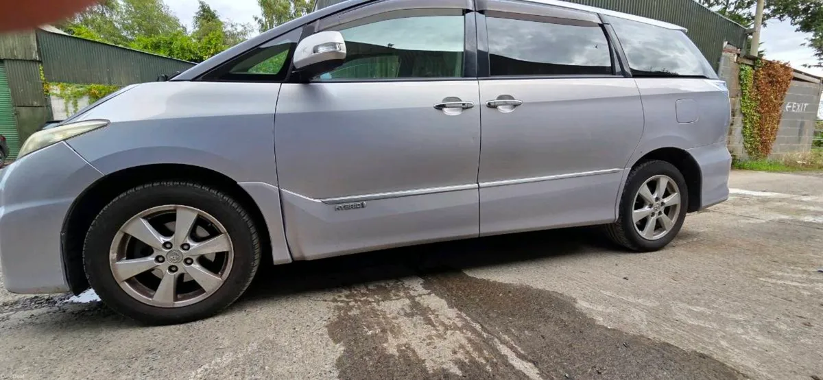 Toyota Estima 2011 8 seater - Image 4