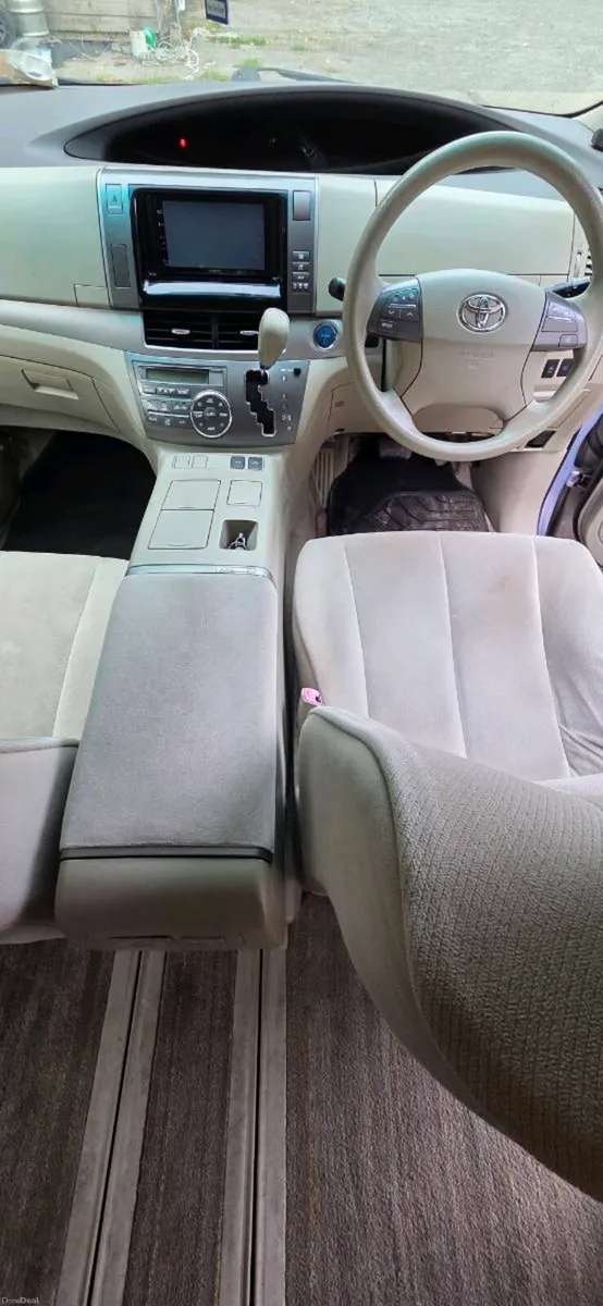 Toyota Estima 2011 8 seater - Image 6