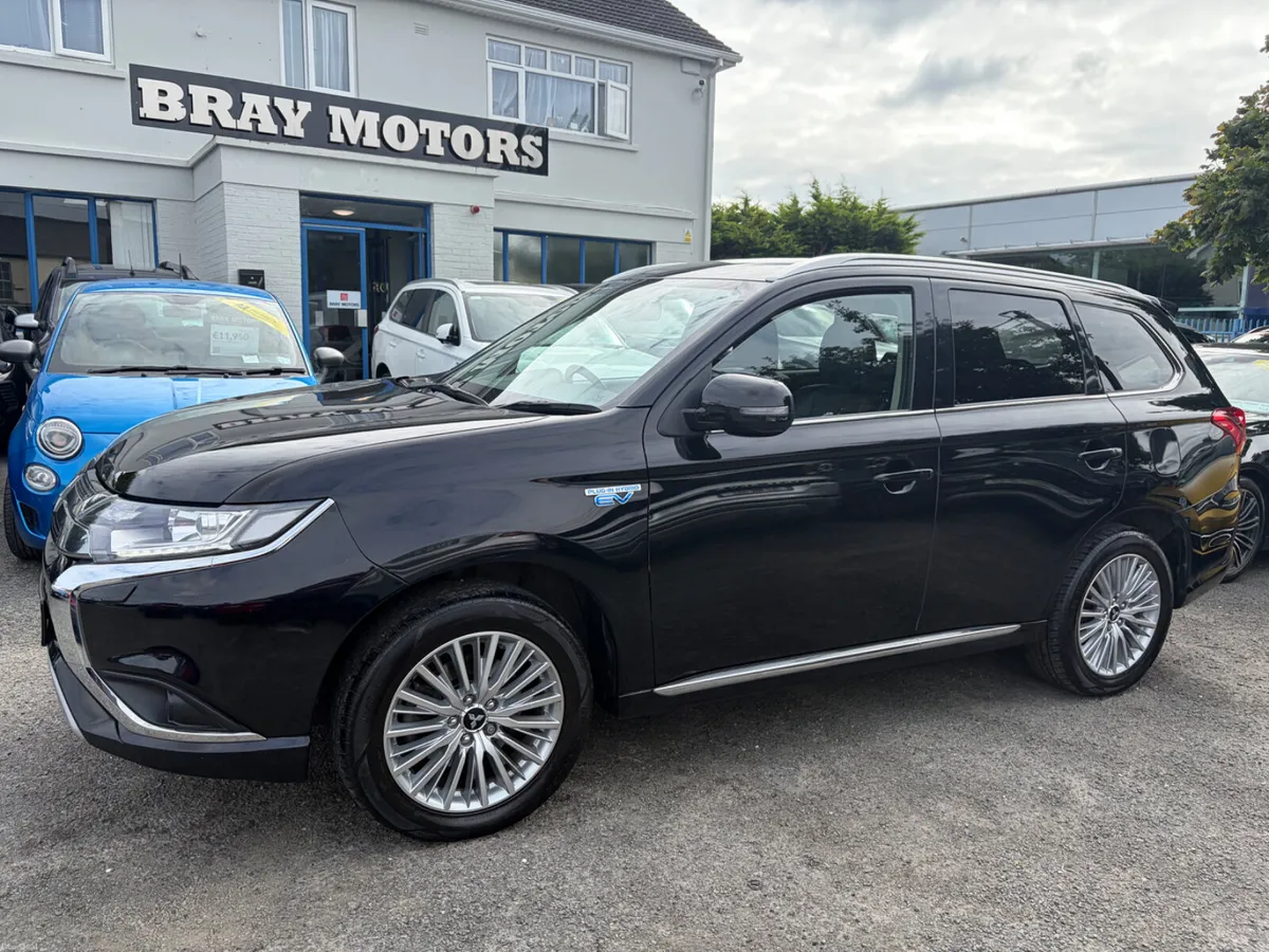2019 MITSUBISHI OUTLANDER 2.4 PETROL PLUG IN HYBRI - Image 1
