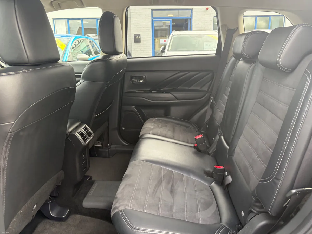 2019 MITSUBISHI OUTLANDER 2.4 PETROL PLUG IN HYBRI - Image 6