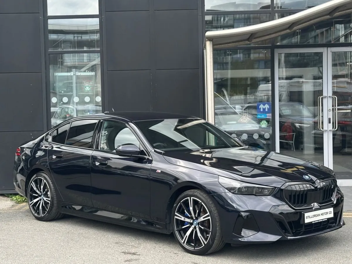 BMW i5 40e M-Sport Pro Auto EV - Image 1