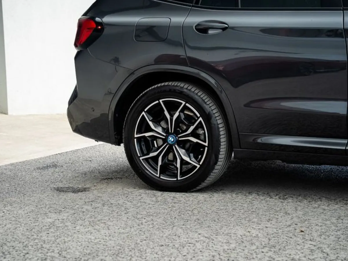 BMW X3 XDRIVE30E M SPORT - Image 4