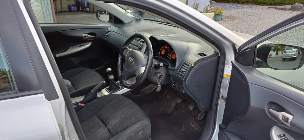 Toyota Corolla - Image 6