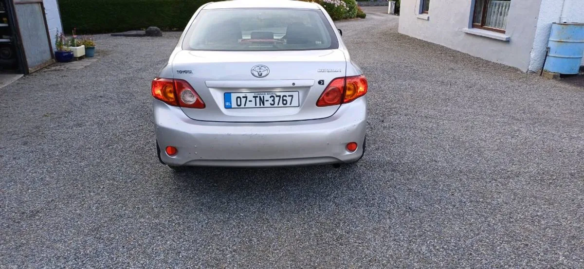 Toyota Corolla - Image 2
