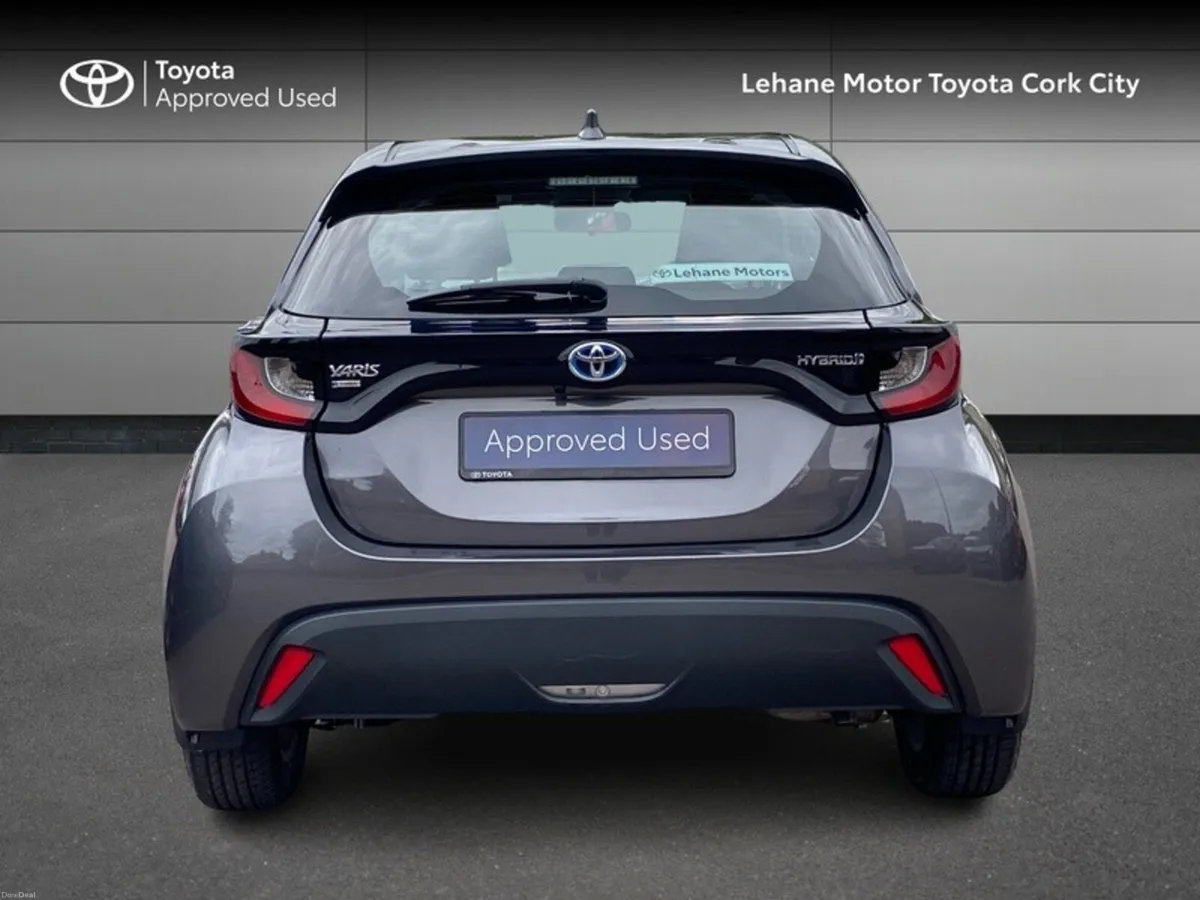 Toyota Yaris HYBRID LUNA - Image 4