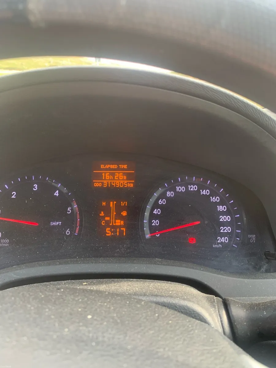 Toyota avensis - Image 6