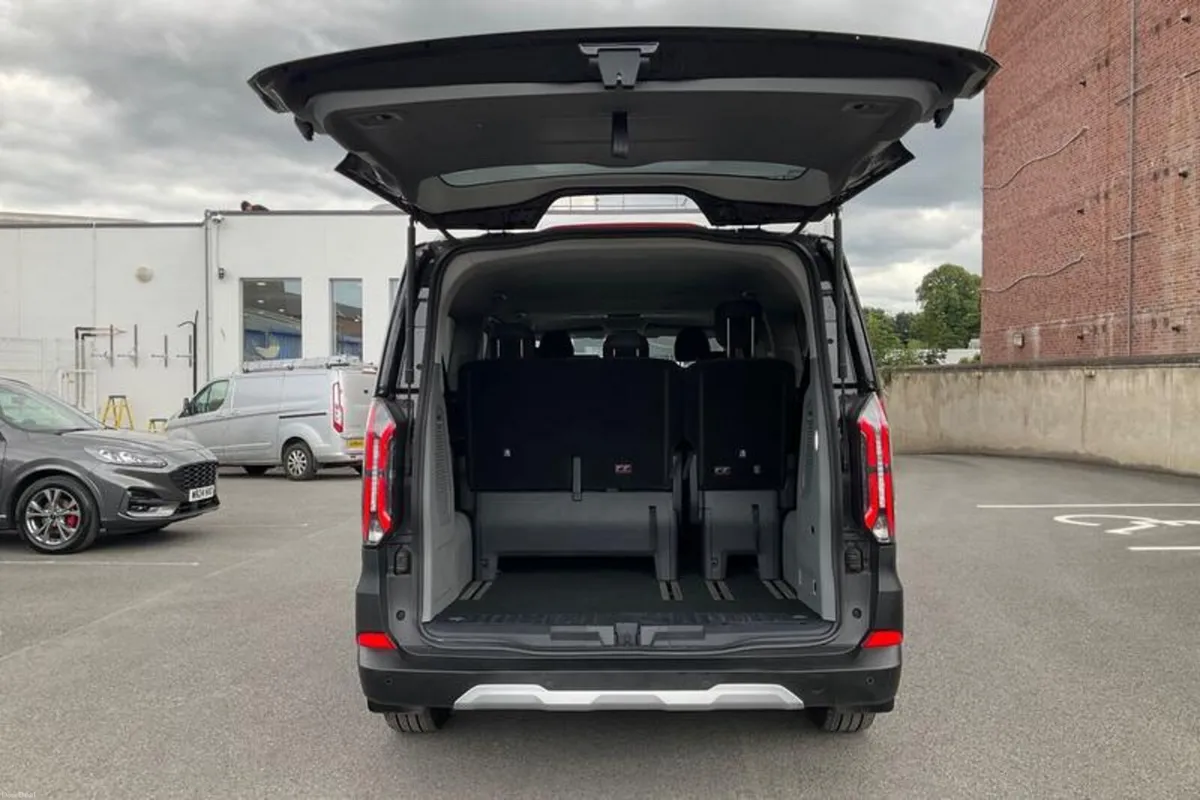 Ford Tourneo Custom 320 L2  FWD 2.0 EcoBlue 170ps - Image 6