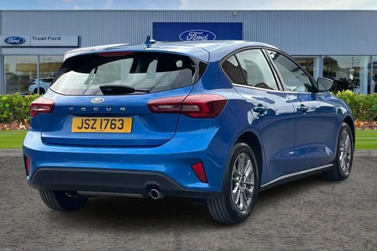Ford Focus 1.0T EcoBoost MHEV Titanium Hatchback 5 - Image 4