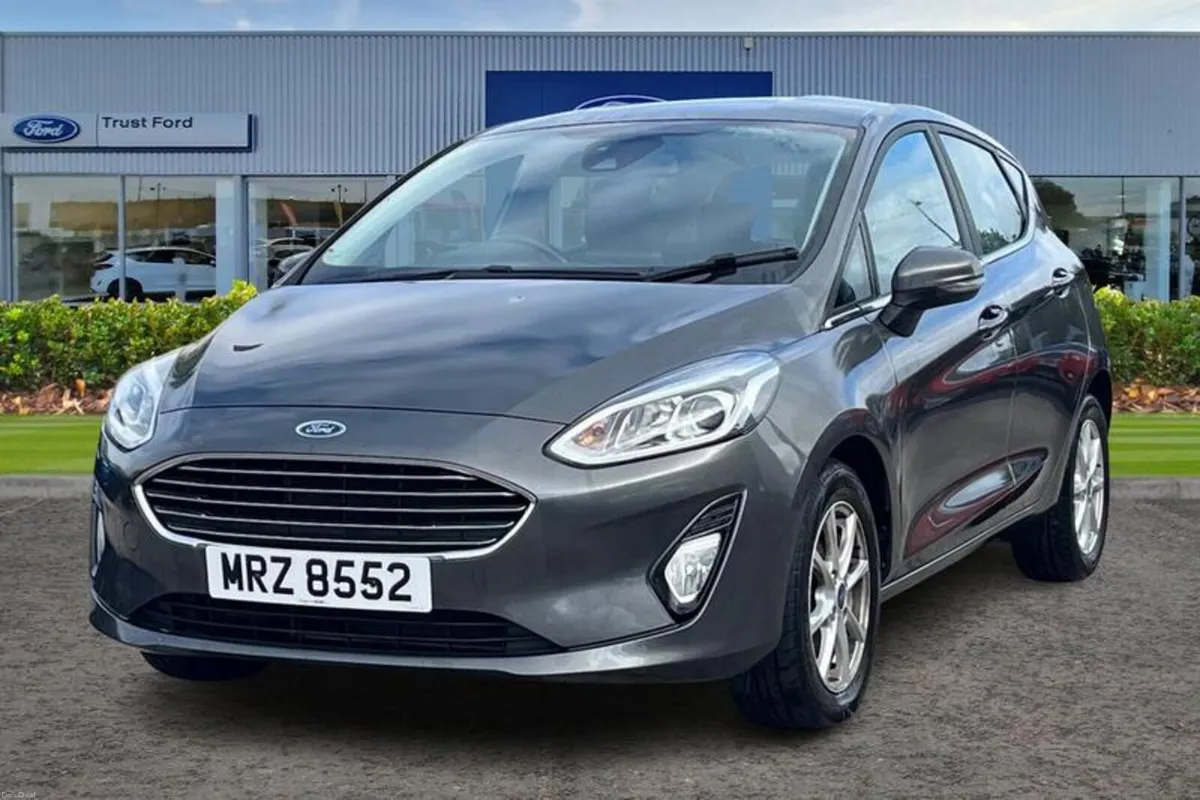 Ford Fiesta 1.1 Zetec 5dr - Image 5