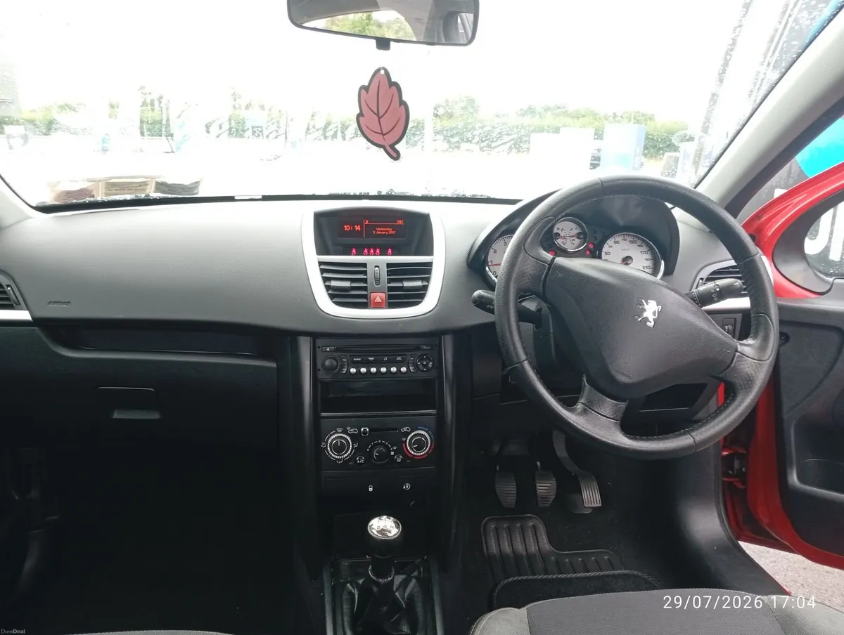 Peugeot 207 2011 - Image 1