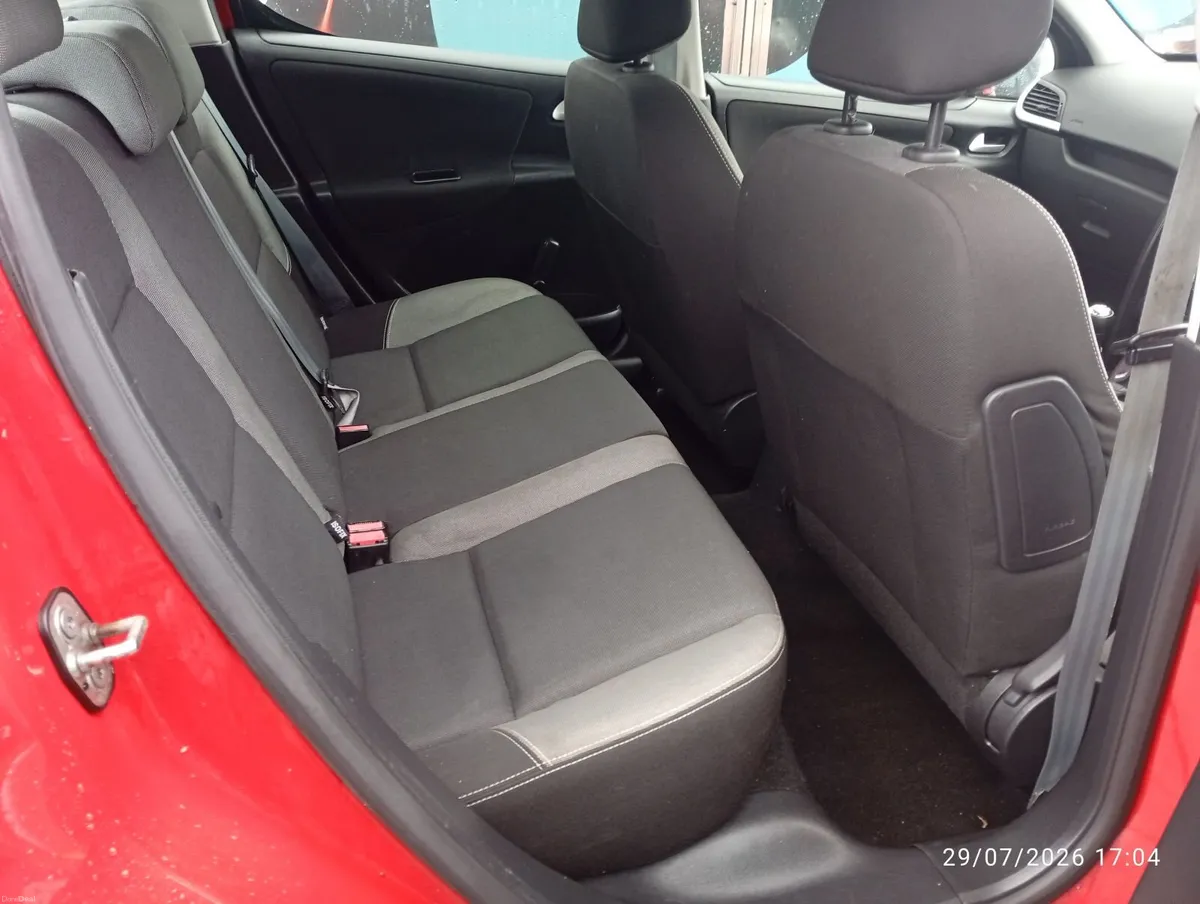 Peugeot 207 2011 - Image 3