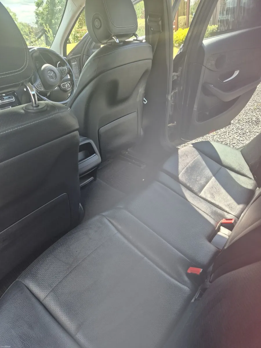 Mercedes-Benz C-Class 2016 - Image 4