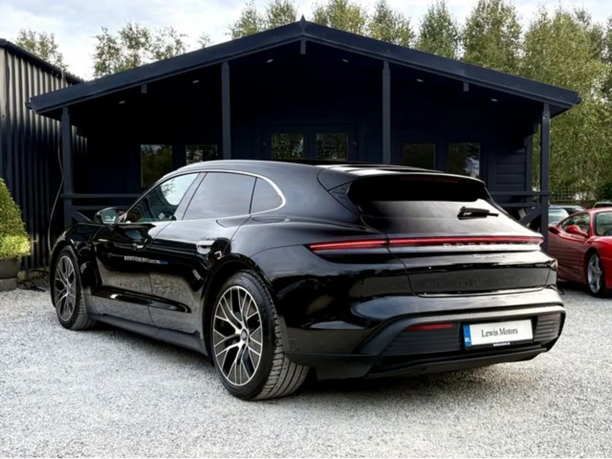 Porsche Taycan 4S SPORT TURISMO - Image 4