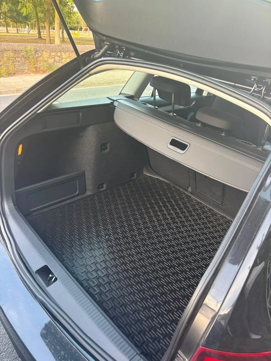 Skoda Octavia estate low mileage - Image 3