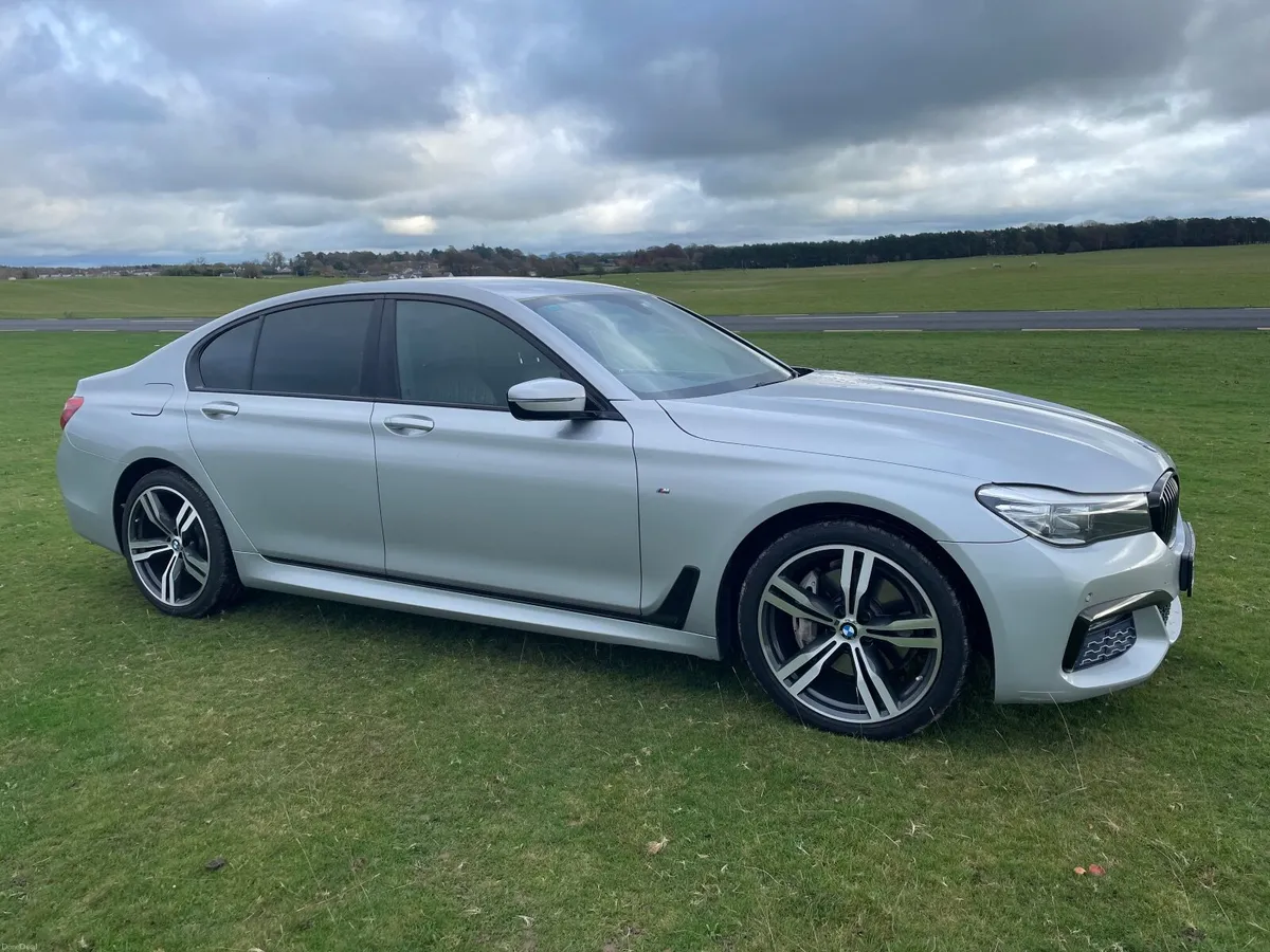 BMW 7-Series 2016 M SPORT - Image 4