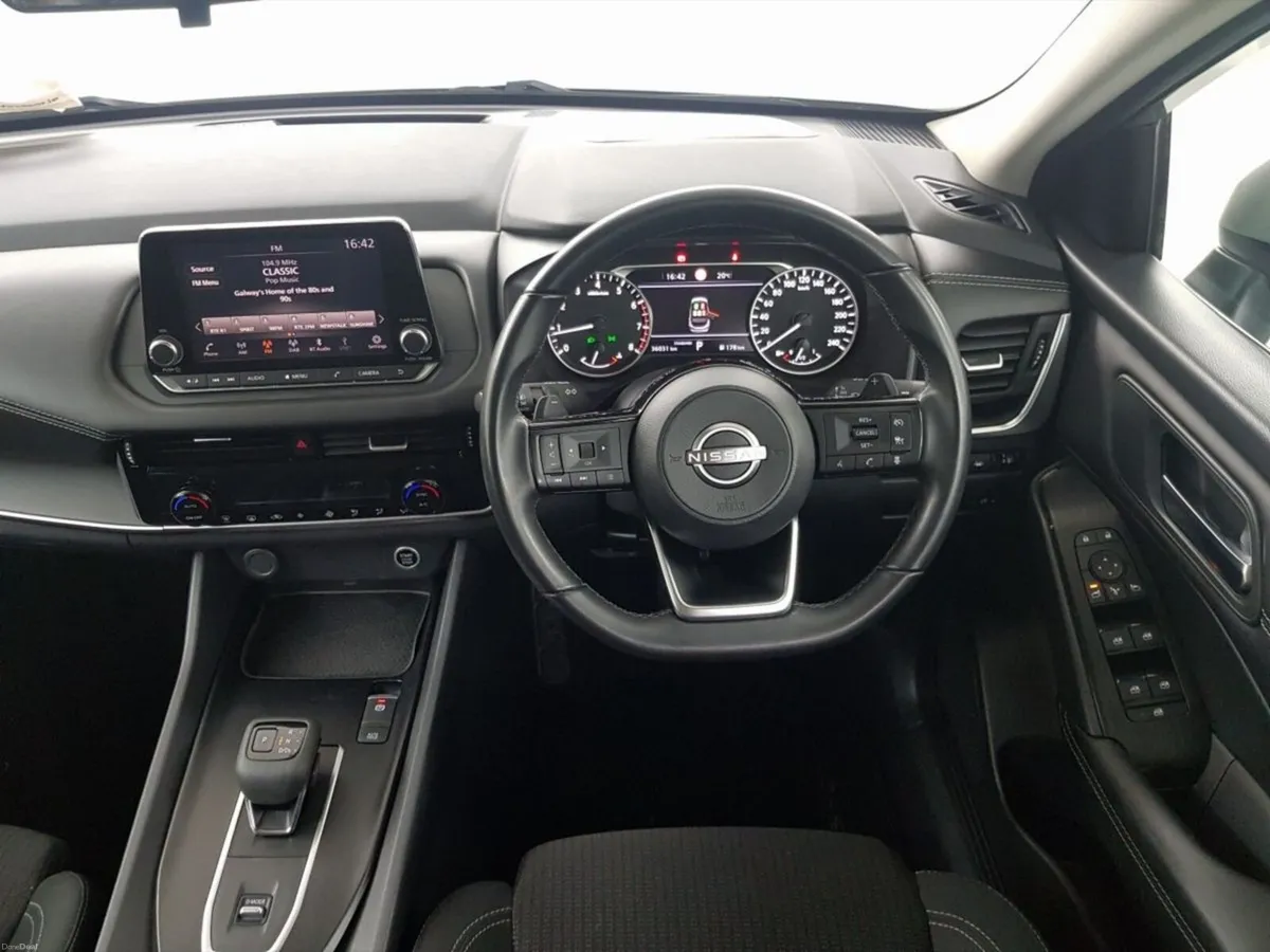 Nissan Qashqai 1.3 PET MILD HYBRID SV CVT - Image 3