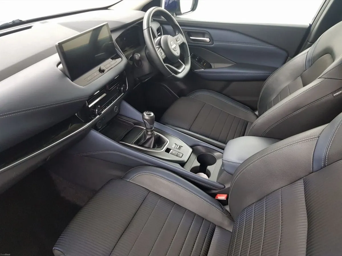 Nissan Qashqai 1.3 PET MILD HYBRID SV PREMIUM - Image 4