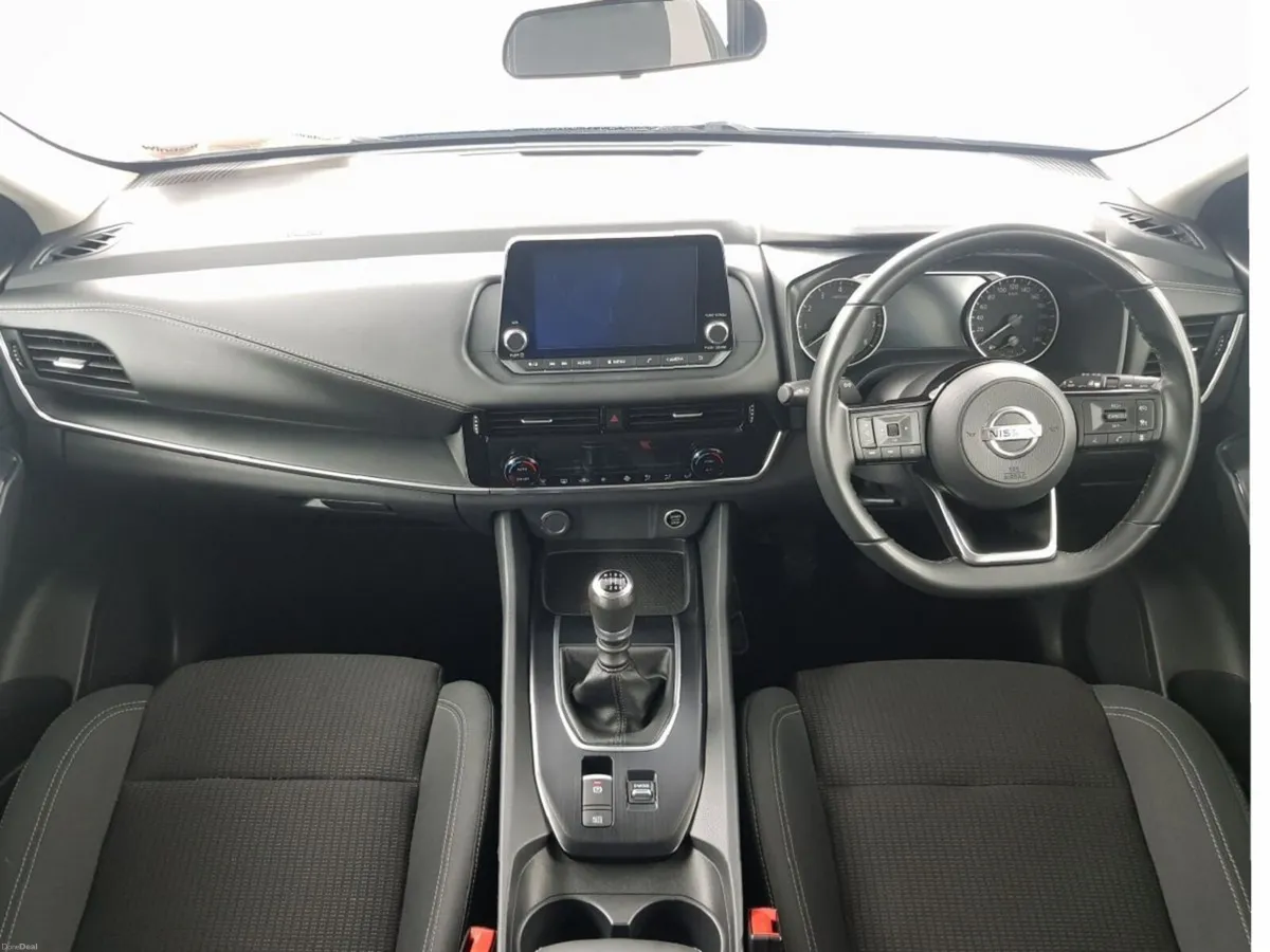 Nissan Qashqai 1.3 PET MILD HYBRID SV - Image 3