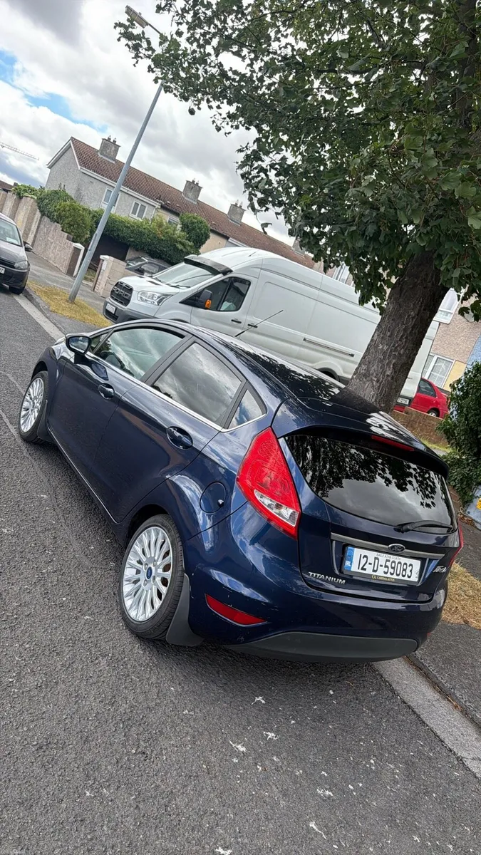 2012 Ford Fiesta Automatic - Image 2