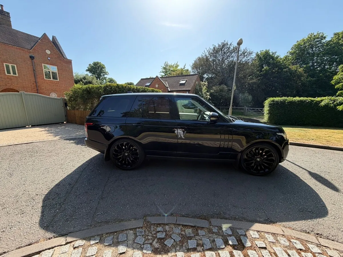 Range Rover - Image 3