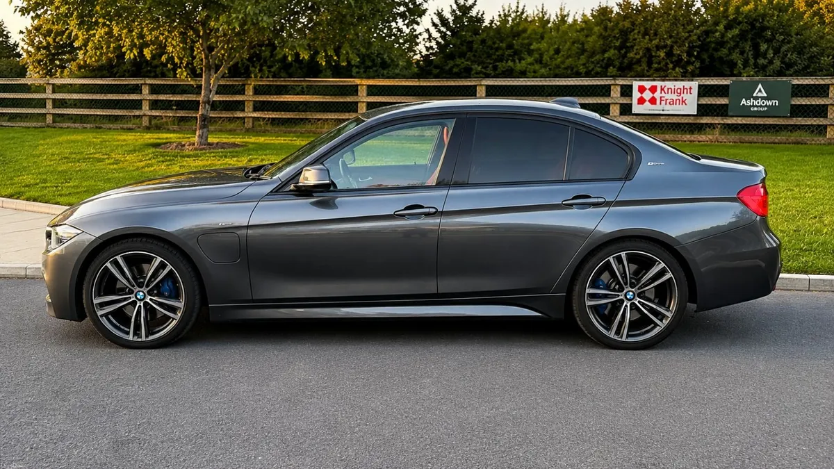 BMW 330e M Sport Plug-in Hybrid – 2016 - Image 3