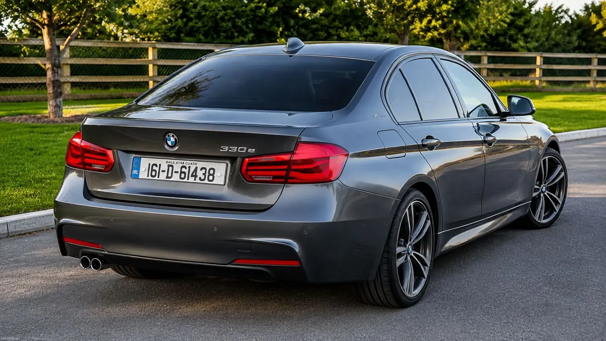 BMW 330e M Sport Plug-in Hybrid – 2016 - Image 5