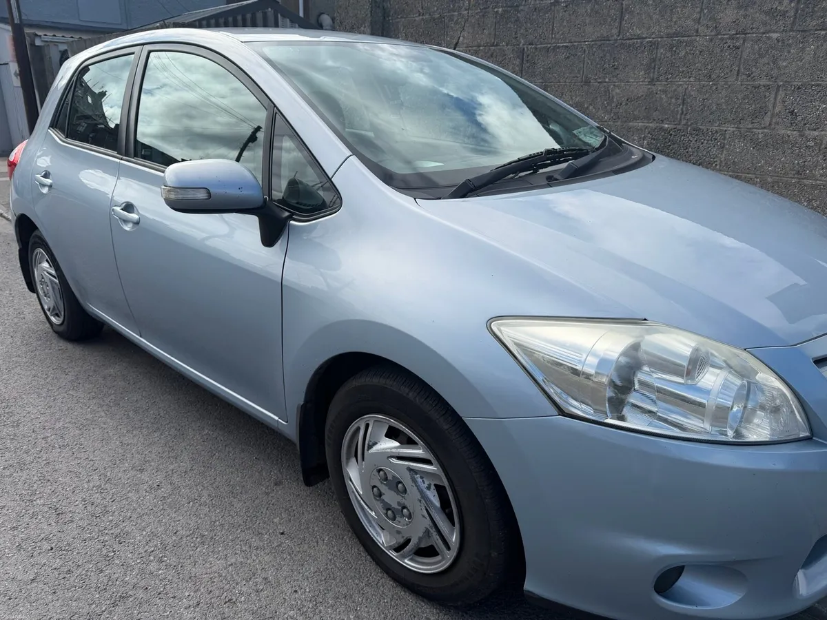 Toyota auris - Image 4