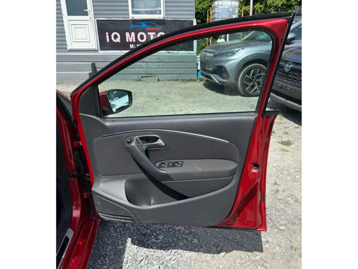 Volkswagen Polo LOUNGE  1.2 AUTOMATIC FRESH IMPORT - Image 4