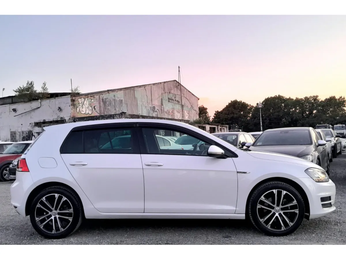 Volkswagen Golf 1.4L TSI Bluemotion Petrol Automat - Image 4