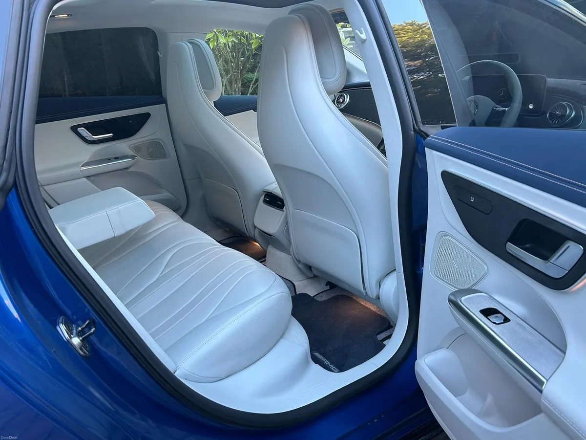 222 Mercedes-Benz EQE 300 Electric Art Premium - Image 3