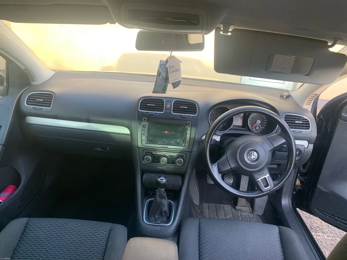 Volkswagen Golf 2011 - Image 4
