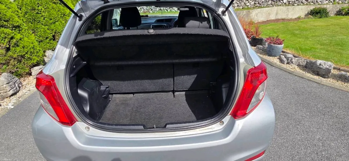 Toyota yaris - Image 6