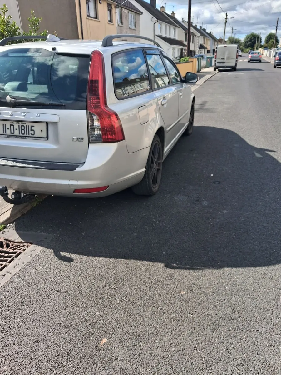 Volvo V50 2011 - Image 2