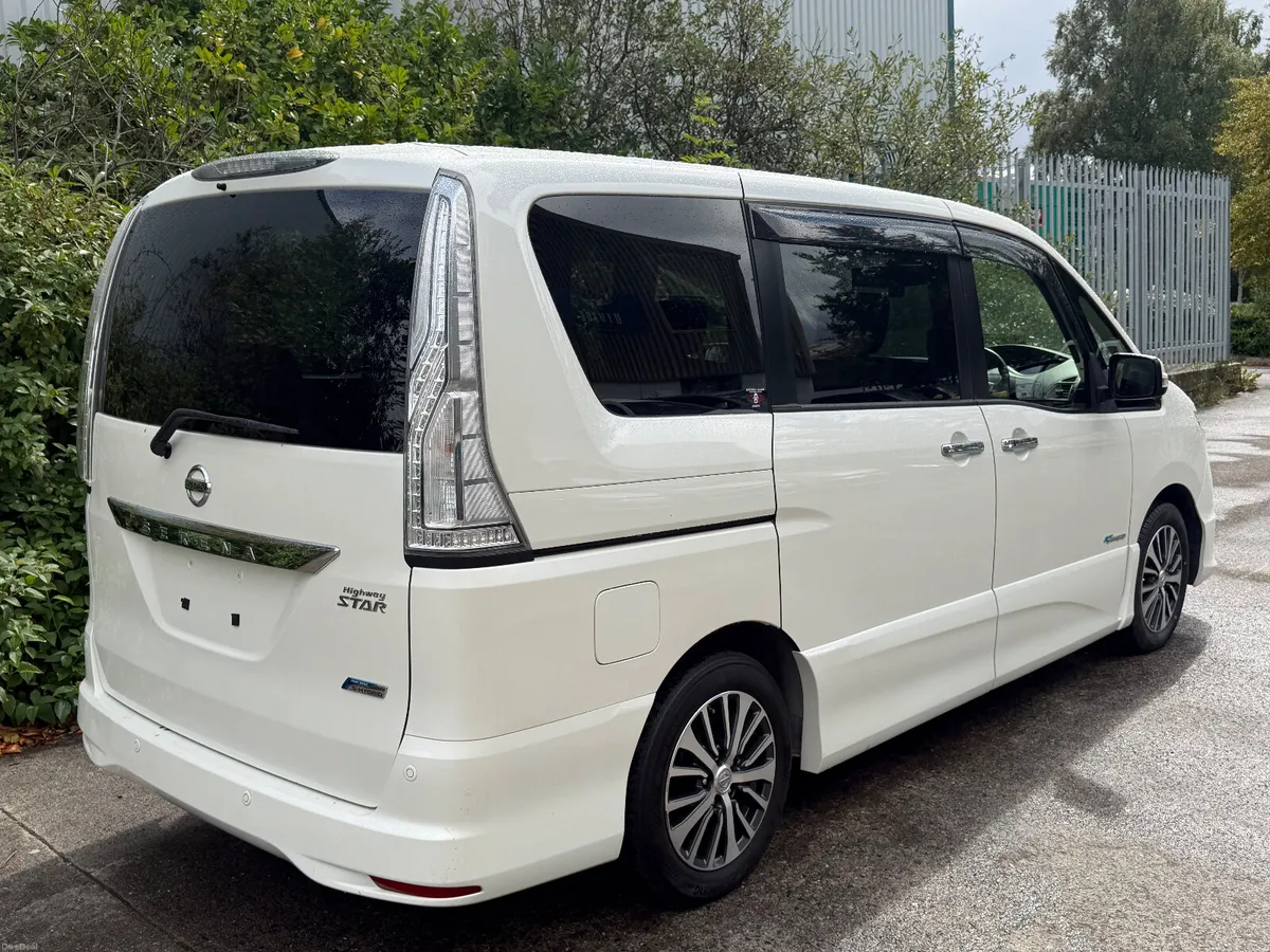 Nissan Serena Hybrid 8 Seat Automatic Power door - Image 3