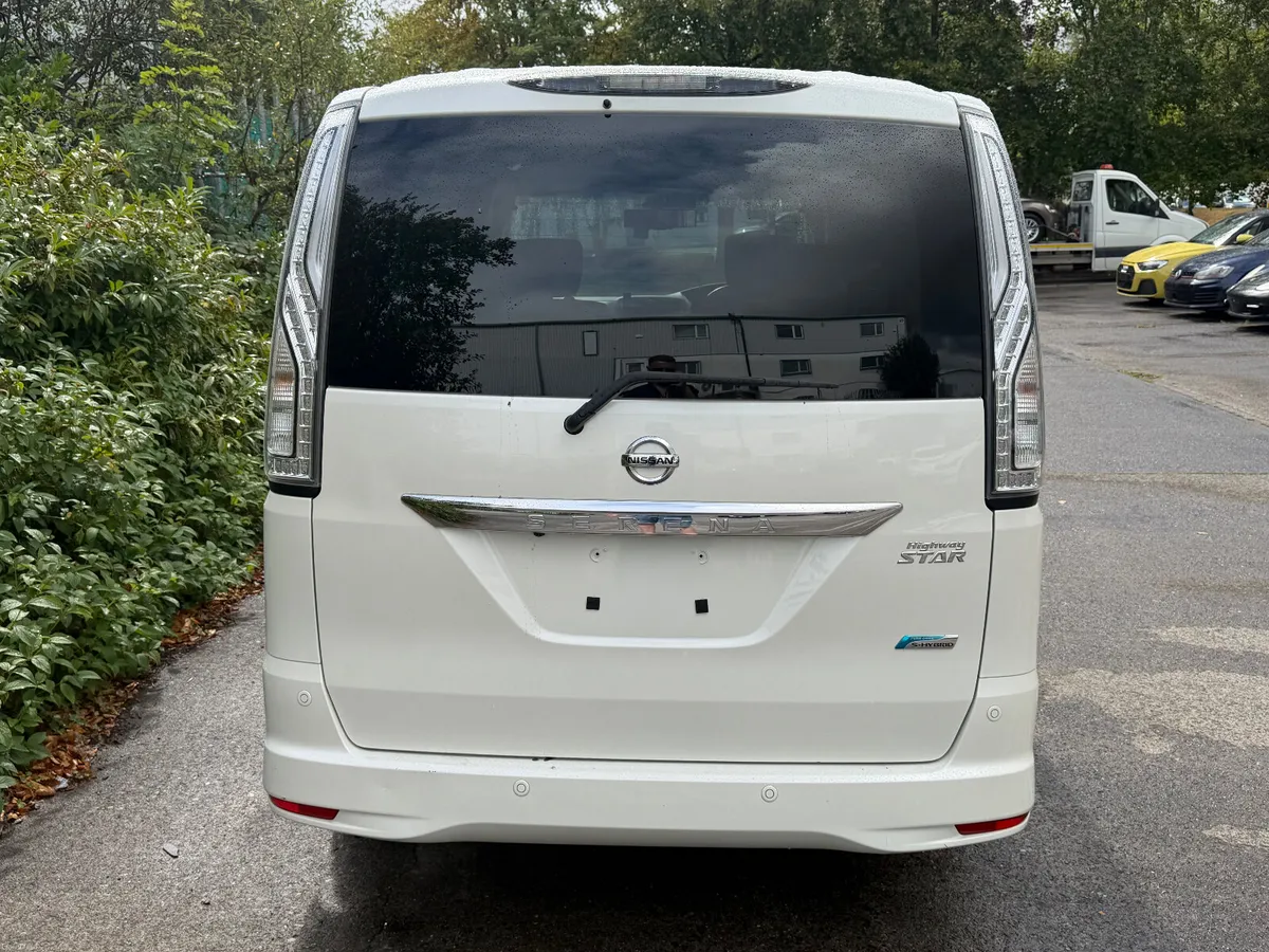 Nissan Serena Hybrid 8 Seat Automatic Power door - Image 4