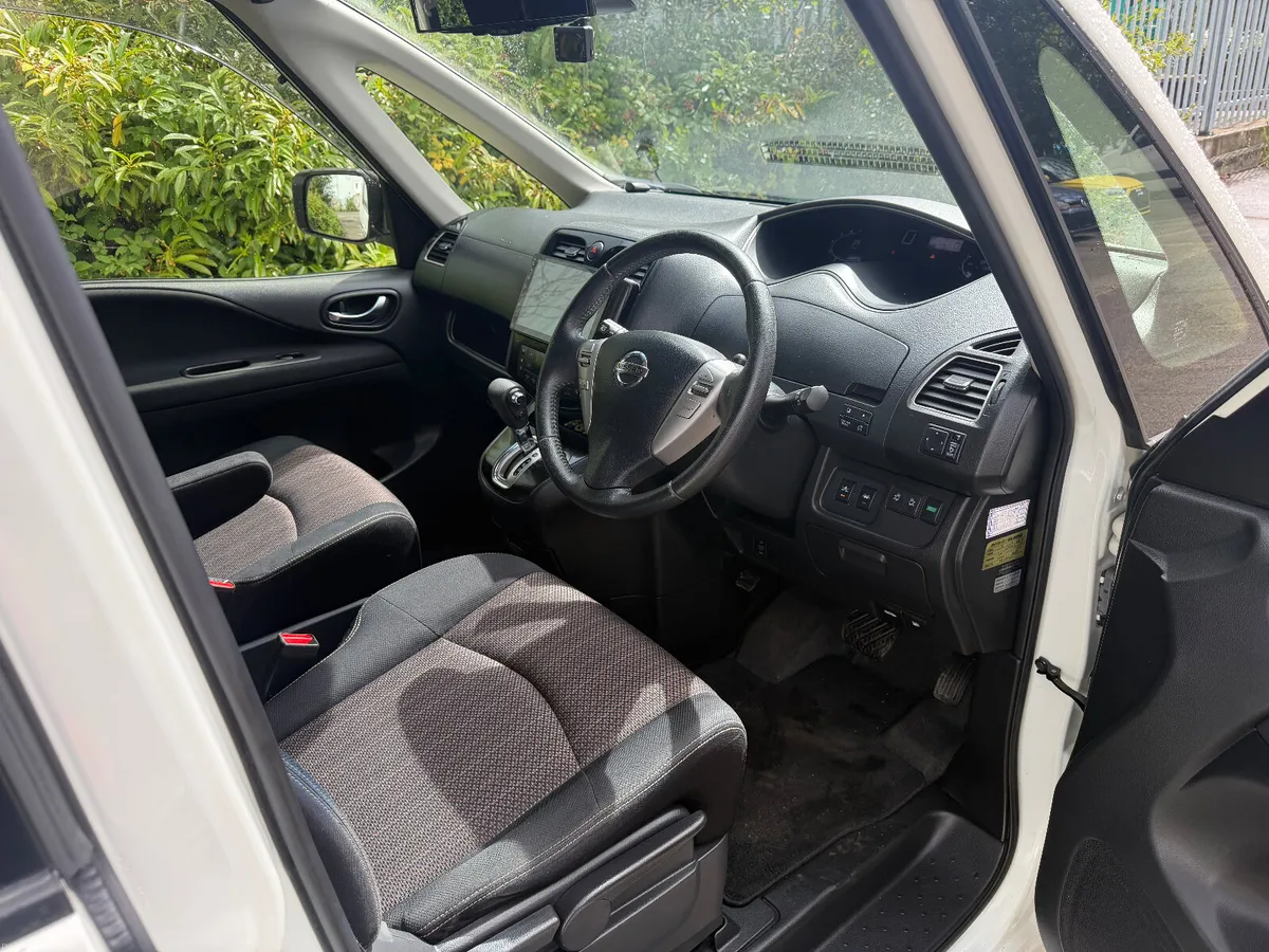 Nissan Serena Hybrid 8 Seat Automatic Power door - Image 6
