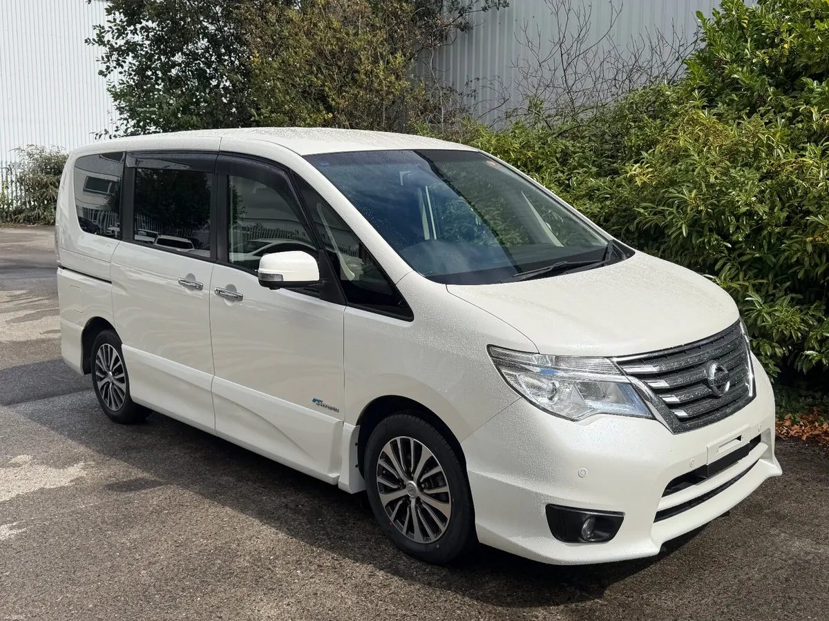 Nissan Serena Hybrid 8 Seat Automatic Power door - Image 5