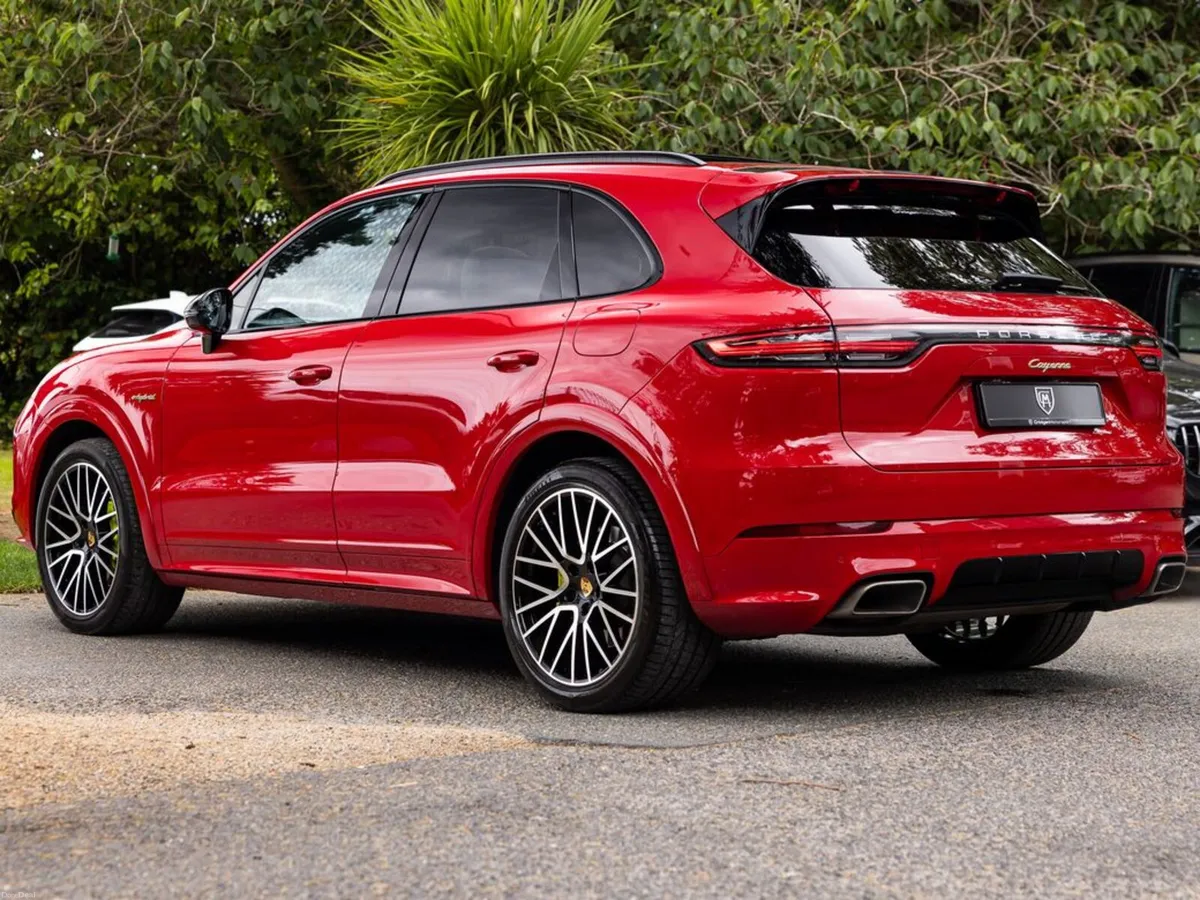 Porsche Cayenne 3.0 V6 E-Hybrid - Image 2
