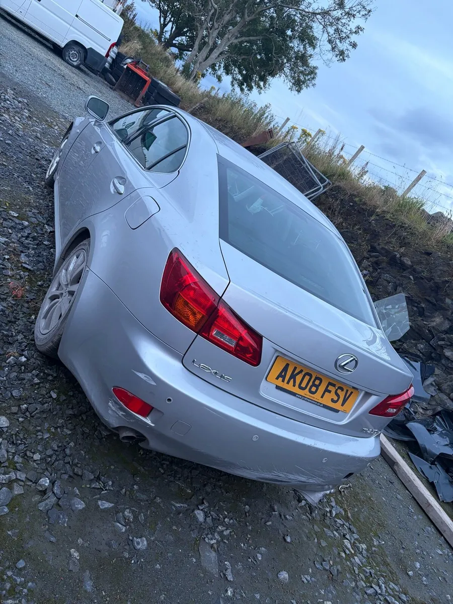 Lexus is250 - Image 2
