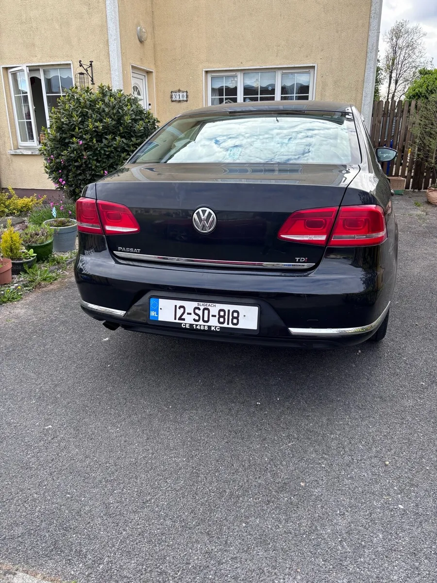 VW Passat 1.6TDI BLUEMOTION - Image 2