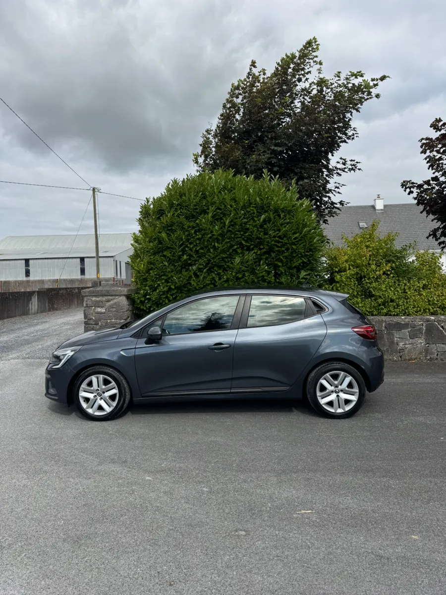 Renault Clio 2022 - Image 4