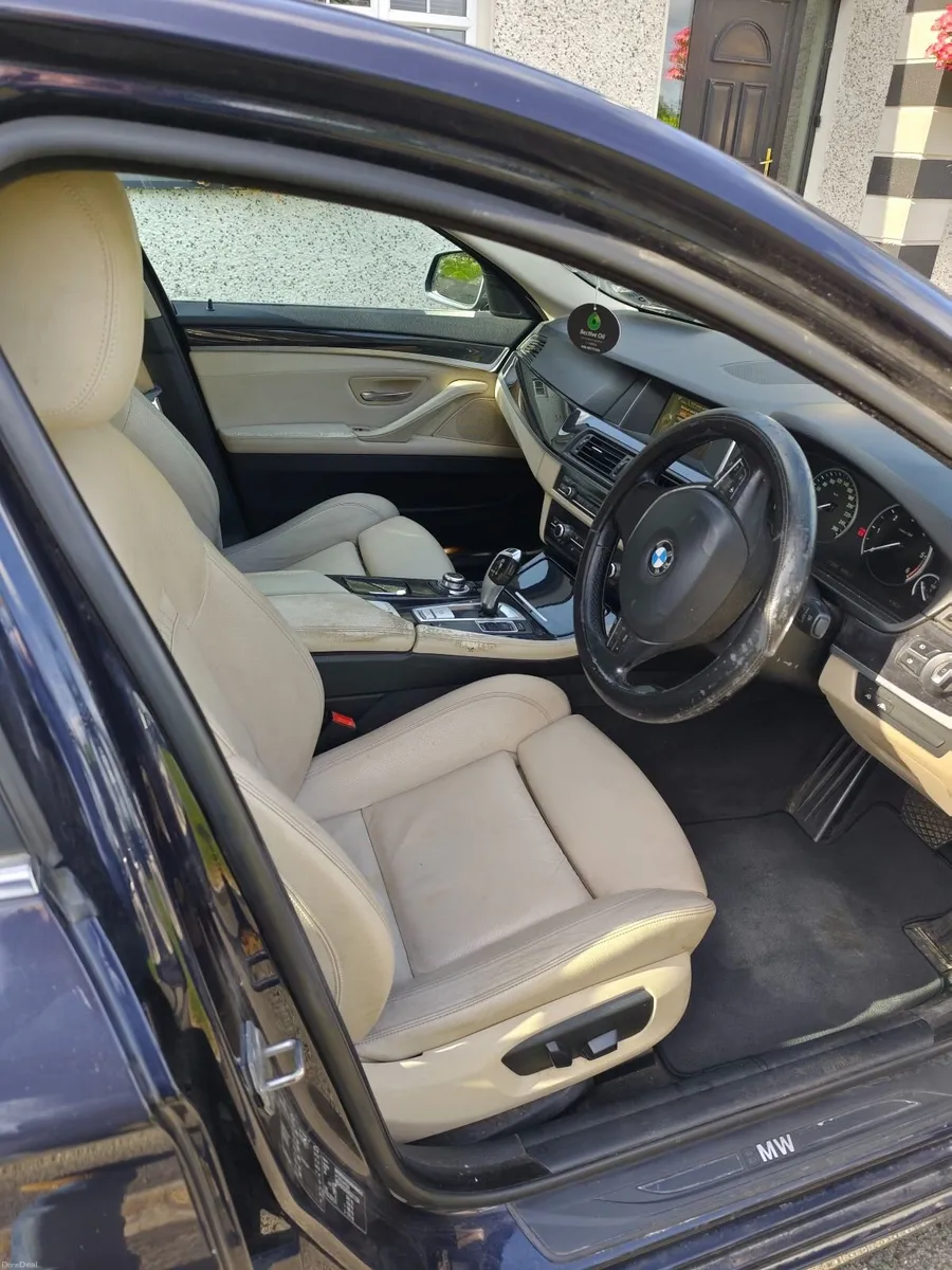 BMW 5-Series 2015 - Image 2