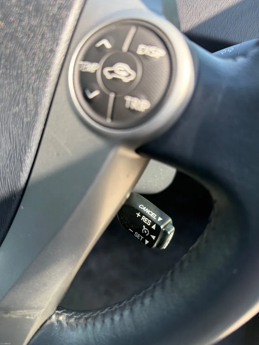 Toyota prius G-Model!!!Cruise control...!!! - Image 4