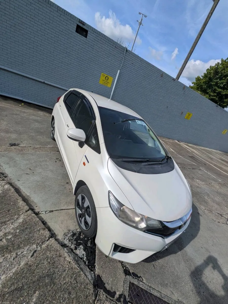 2016 Honda Fit Hybrid Automatic | NCT 28 | Carplay - Image 2