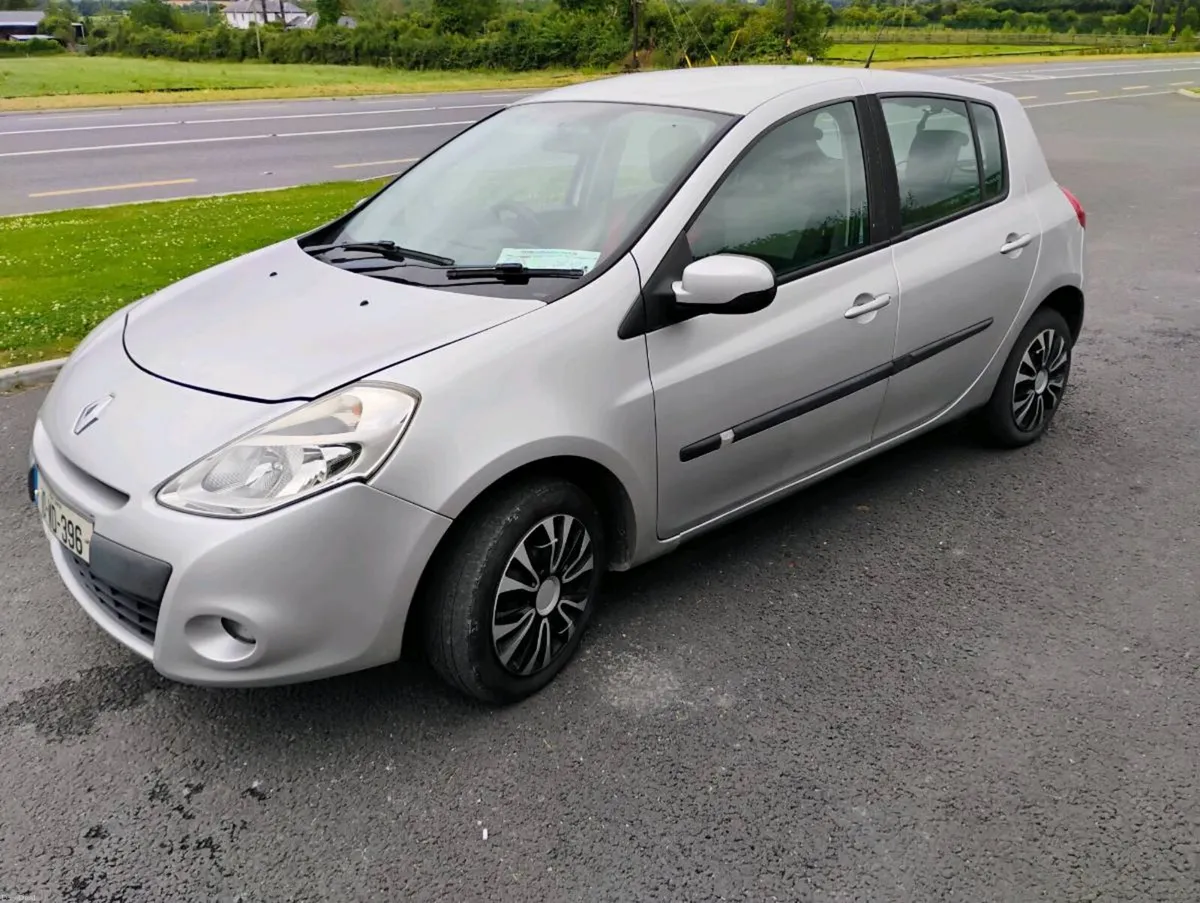 Renault Clio, new NCT, very low mileage - Image 6