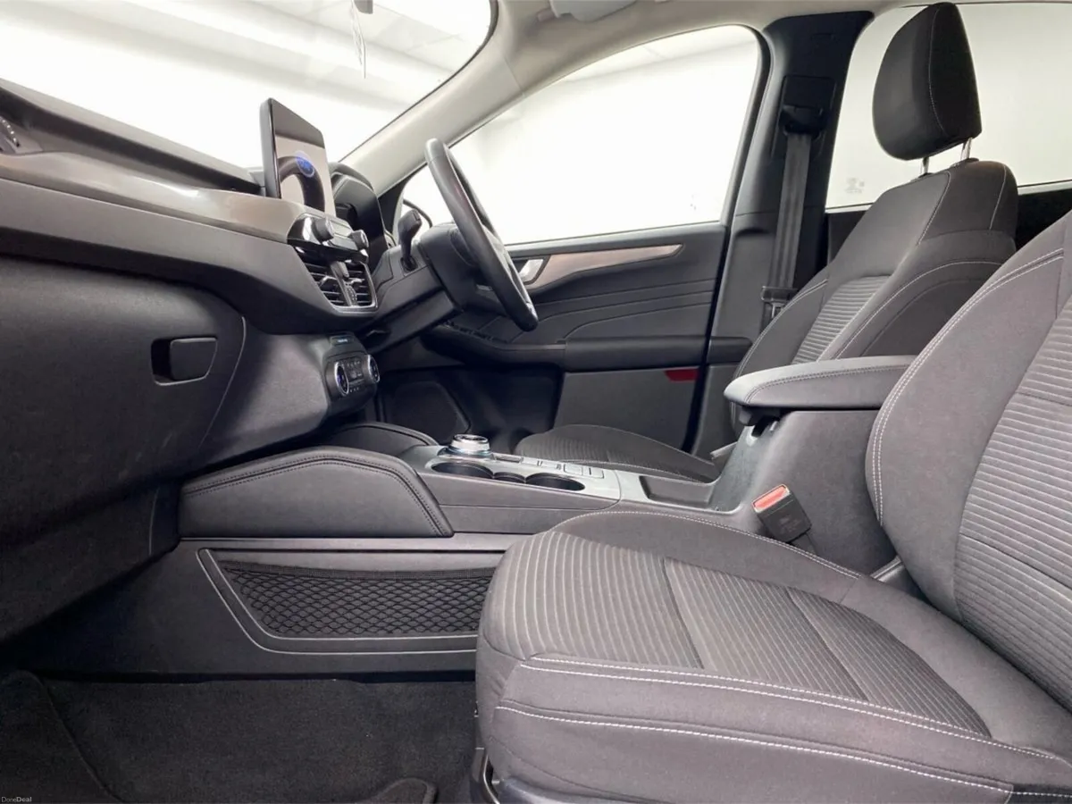 Ford Kuga 2.5 Duratec 225PS PHEV Titanium Auto - Image 4