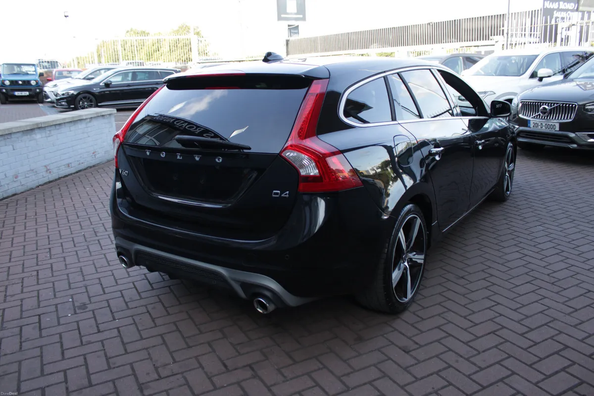 2.0D4 R-DESIGN 5DR ESTATE AUTO HUGE SPEC  // 1 OWN - Image 4