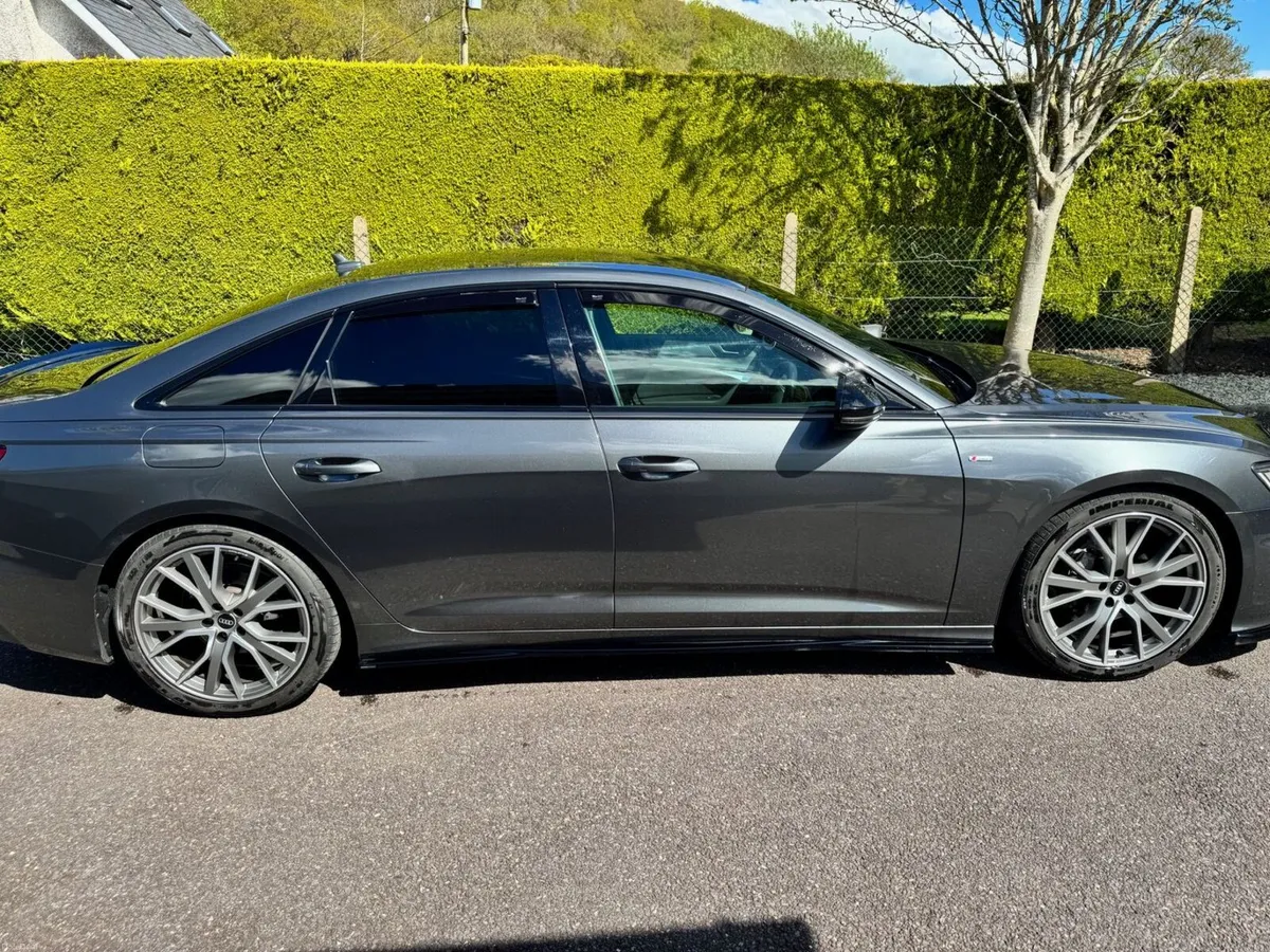 Audi A6 2021 40 TDI S-Line Black Edition - Image 3