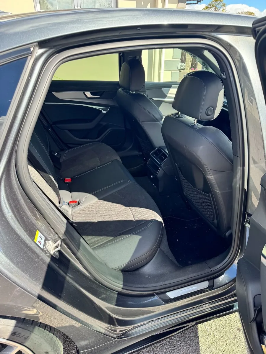 Audi A6 2021 40 TDI S-Line Black Edition - Image 4